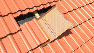 Visualisierung 3D Animation Dachziegel für Solaranlage - Metallische Dachpfanne wird eingesetzt
